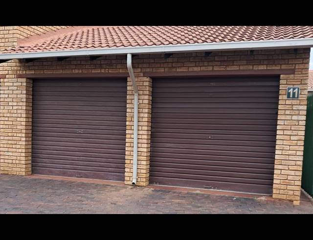 3 BEDROOM TOWNHOUSE FOR SALE IN NOORDHEUWEL